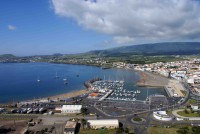 /album/galeria-de-fotos7/vista-parcial-da-baia-e-da-cidade-da-praia-da-vitoria%2c-ilha-terceira%2c-a%c3%a7ores%2c-portugal-jpg/