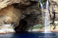/album/galeria-de-fotos4/fotos-19035-santa-cruz-das-flores-portugal-cascata-na-gruta-do-galo-ilha-das-flores-jpg/